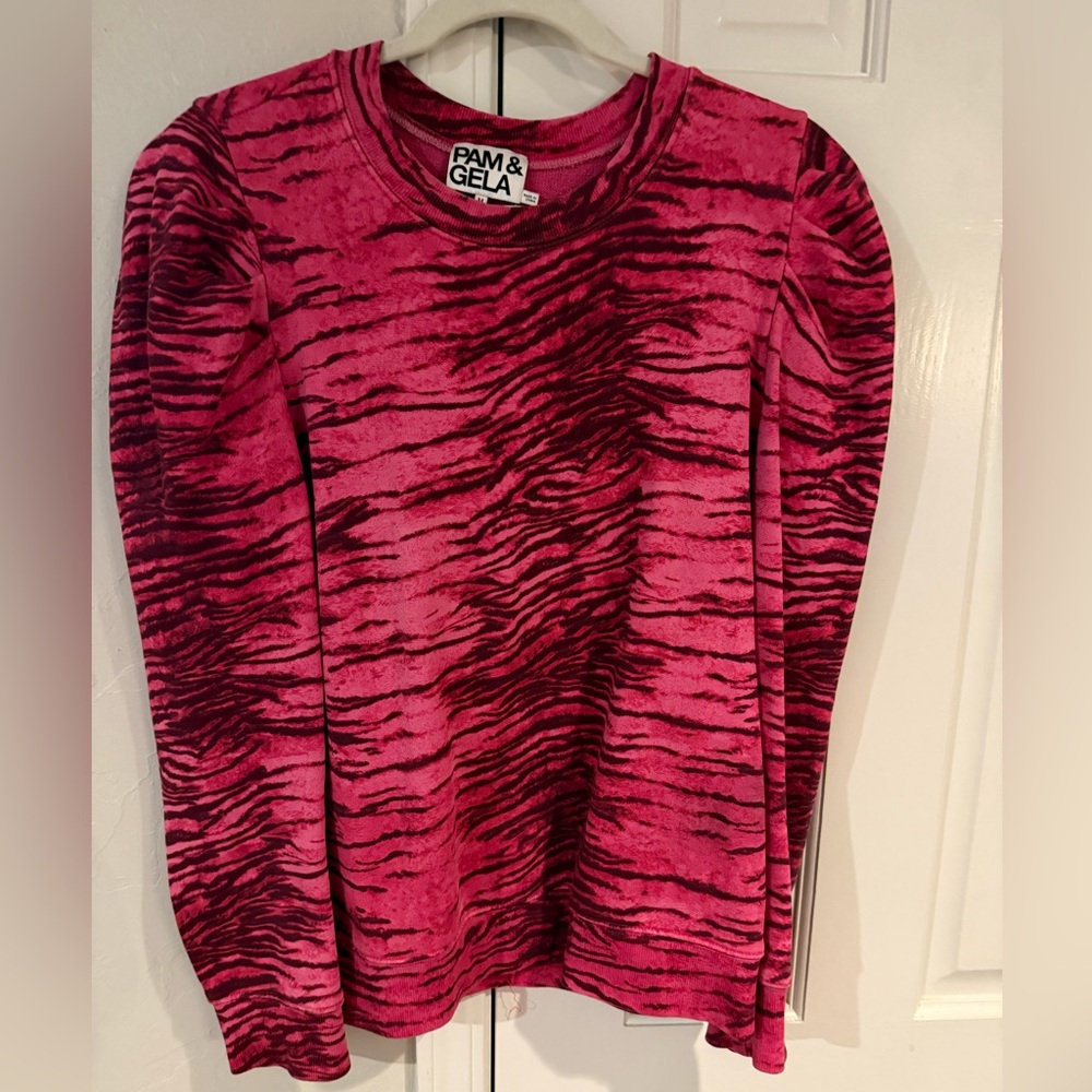 Pam & Gela Long Sleeve Top